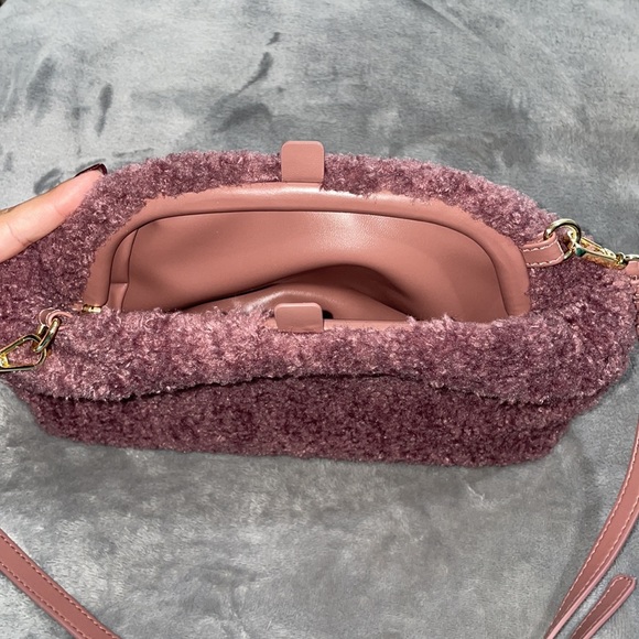 💕Isaac Mizrahi Crossbody Bag💕 - Picture 4 of 8